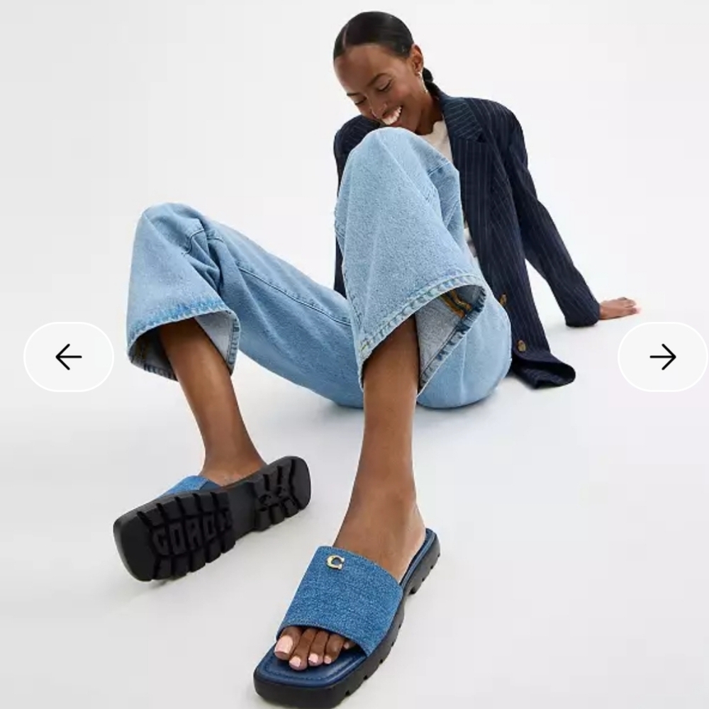 Coach Slides - Picture 2 of 4